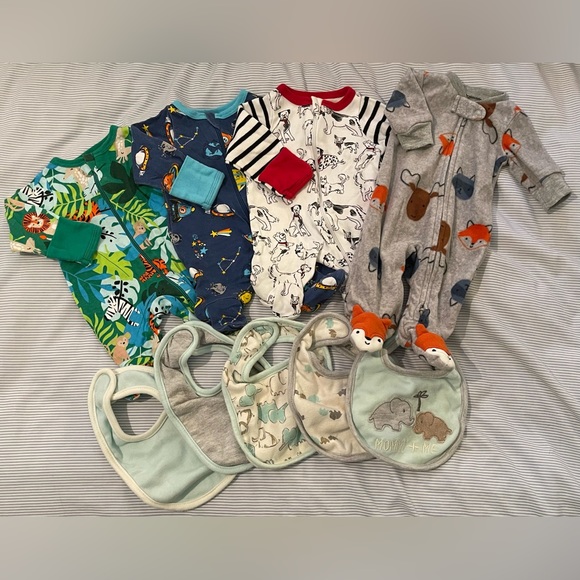 Bundle lot of 4 PREEMIE baby boy/gender neutral sleepers and 5 bibs. - Picture 2 of 8